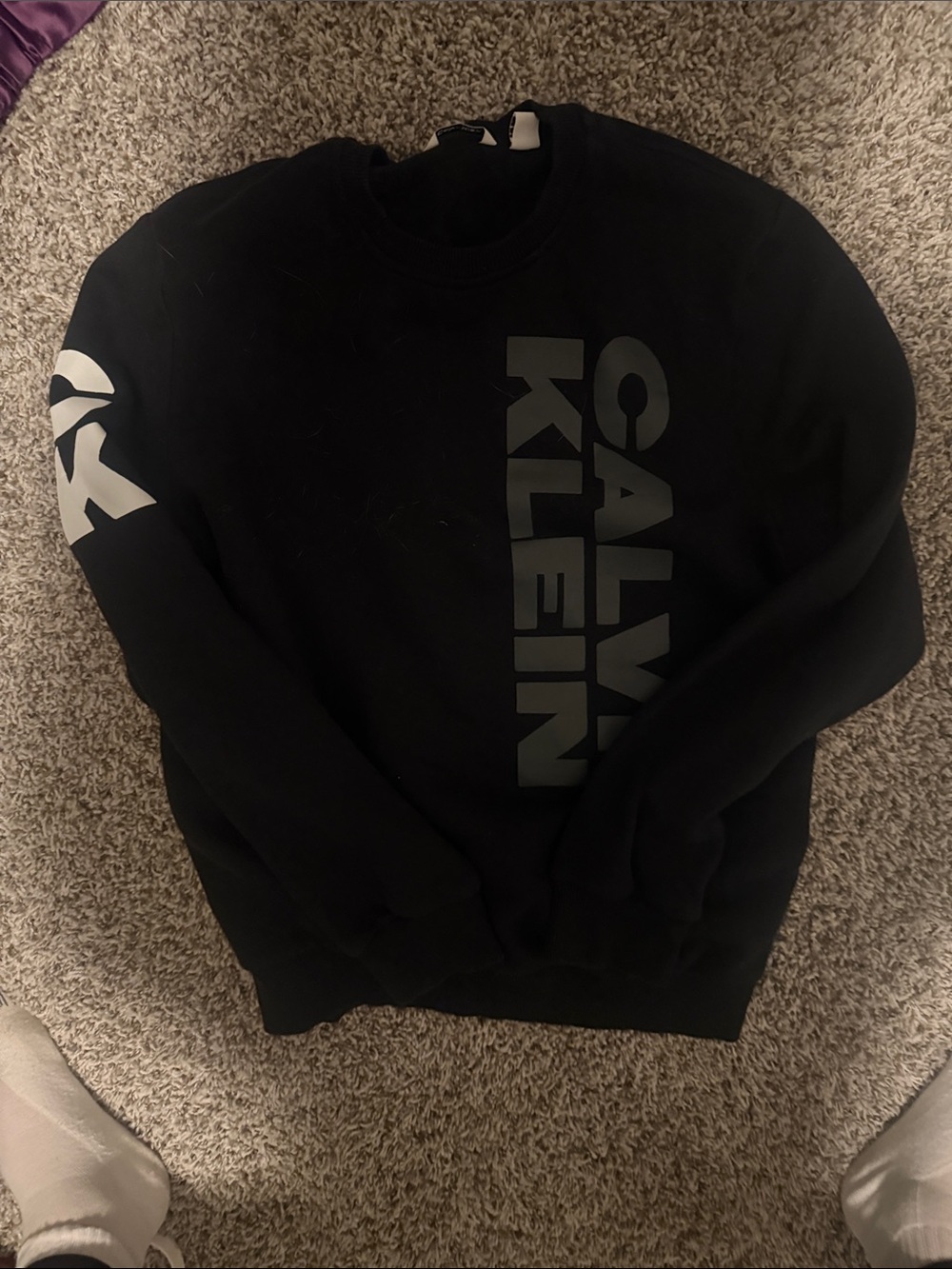 Calvin Klein Black Crewneck Sweatshirt with Vertical Logo Print